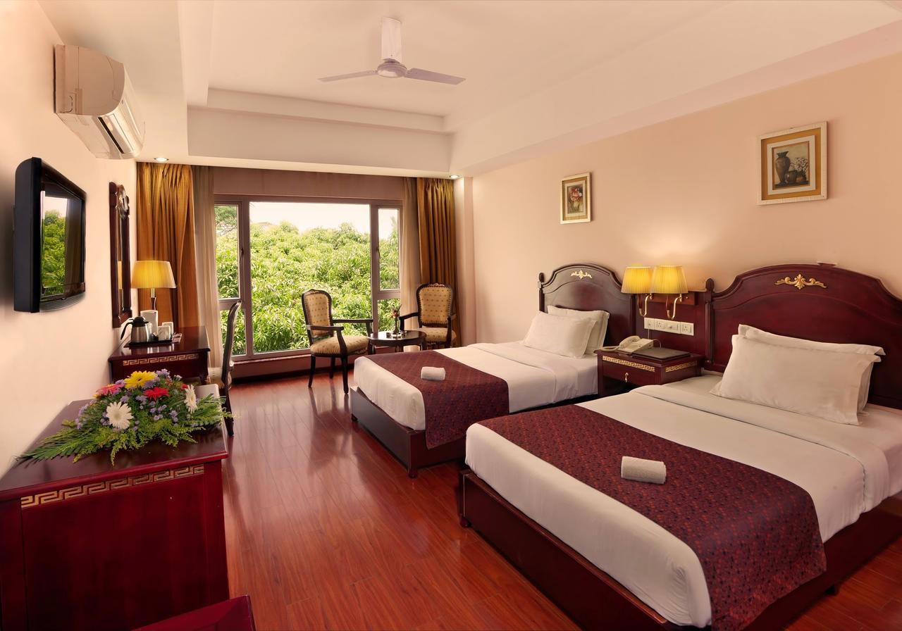 Mayur Aaditya Resort Dharwad Exteriör bild
